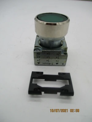 New DC462818 Green 24 ac/dc Illuminated Pushbutton
