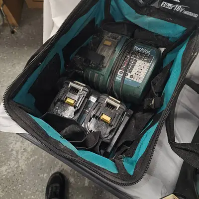 Makita 28V Cordless Kit, Circular Saw, Driver Impact and +B39:B628 Batteries w/ 5 Chargers-works