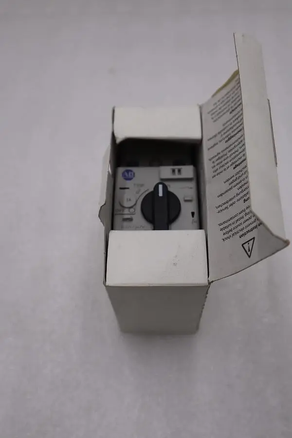 NEW ALLEN BRADLEY 140U-D6D2-B30 MOLDED CASE CIRCUIT BREAKER D-FRAME STOCK H279A
