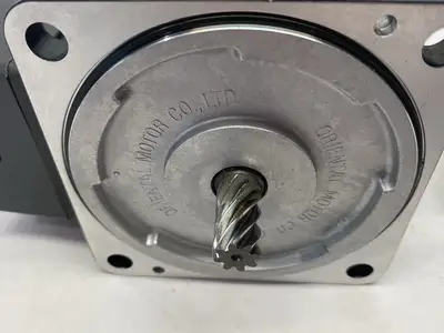 Used Oriental Motor Induction Motor, 400W 1/4HP, Pinion Shaft w/ Capacitor A.C. Motors Michigan US | Maverick Industrial Sales #1395302