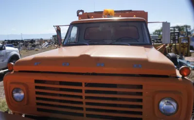 USED FORD TRUCK F617