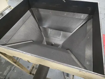 (1) Auger Hopper
