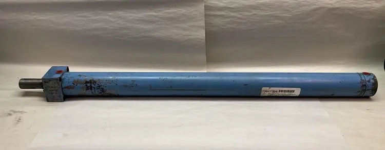 Used VICKERS CF-2P-010-A 151459L Cylinders | Surplus Asset Holdings #1206703