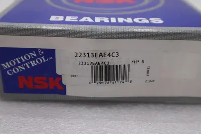 NEW NSK 22313EAE4C3 ROLLER BEARING STOCK B-3015