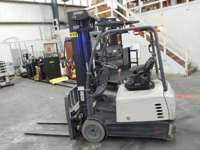 USED 2022 CROWN SC5725-35
