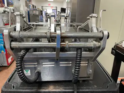 Used Star Used Star Pro-Max Split Lid 14" Two Sided Panini Press Grill 120V Sandwich Machines Illinois US | Falcon Restaurant Supply #1376168