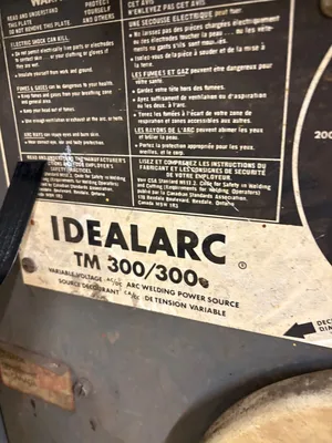 LINCOLN ELECTRIC IDEALARC TM-300 Welders | ListingHippo (2)