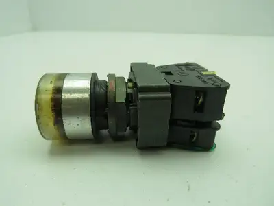 Allen Bradley White Flush Push Button Ser A 800E-2D0 N.O. 800E-2X10  Lot of 6