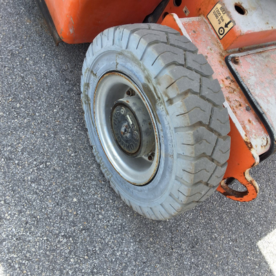 USED 2013 JLG E400AJPN