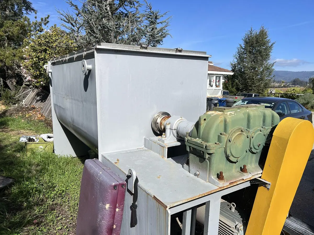 Unused 200 cuft stainless steel jacketed ribbon mixer