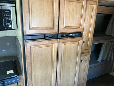 USED 2013 WINNEBAGO F53