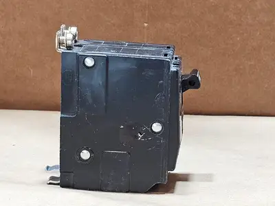 Used SQUARE D QOB230 Switchgears British Columbia CA | Lenmark #1438508