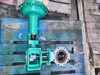 USED Fisher 8560