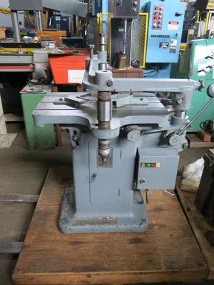 1 1/2″ Davis No. 5 Keyseater w/ Tooling