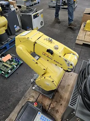 USED 2011 FANUC LR MATE 200IC