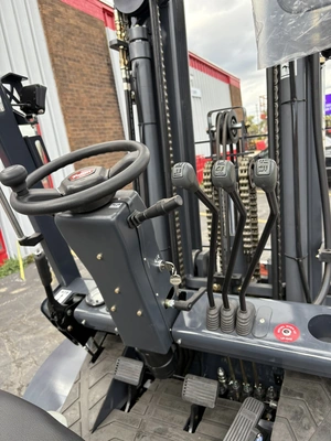 NEW 2025 TAILIFT PFG30