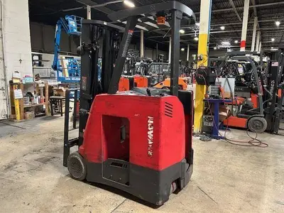 Used RAYMOND 415C35TT 3-Wheel Stand up Electric Counterbalance Forklifts Illinois US | Somerset Equipment Sales #1546213