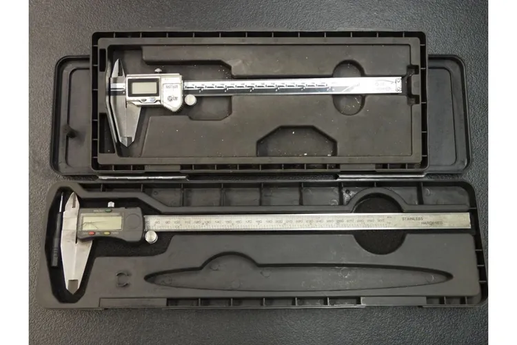 Used _UNKNOWN_ _UNKNOWN_ Digital Calipers Ohio US | Thompson Auctioneers #1516255