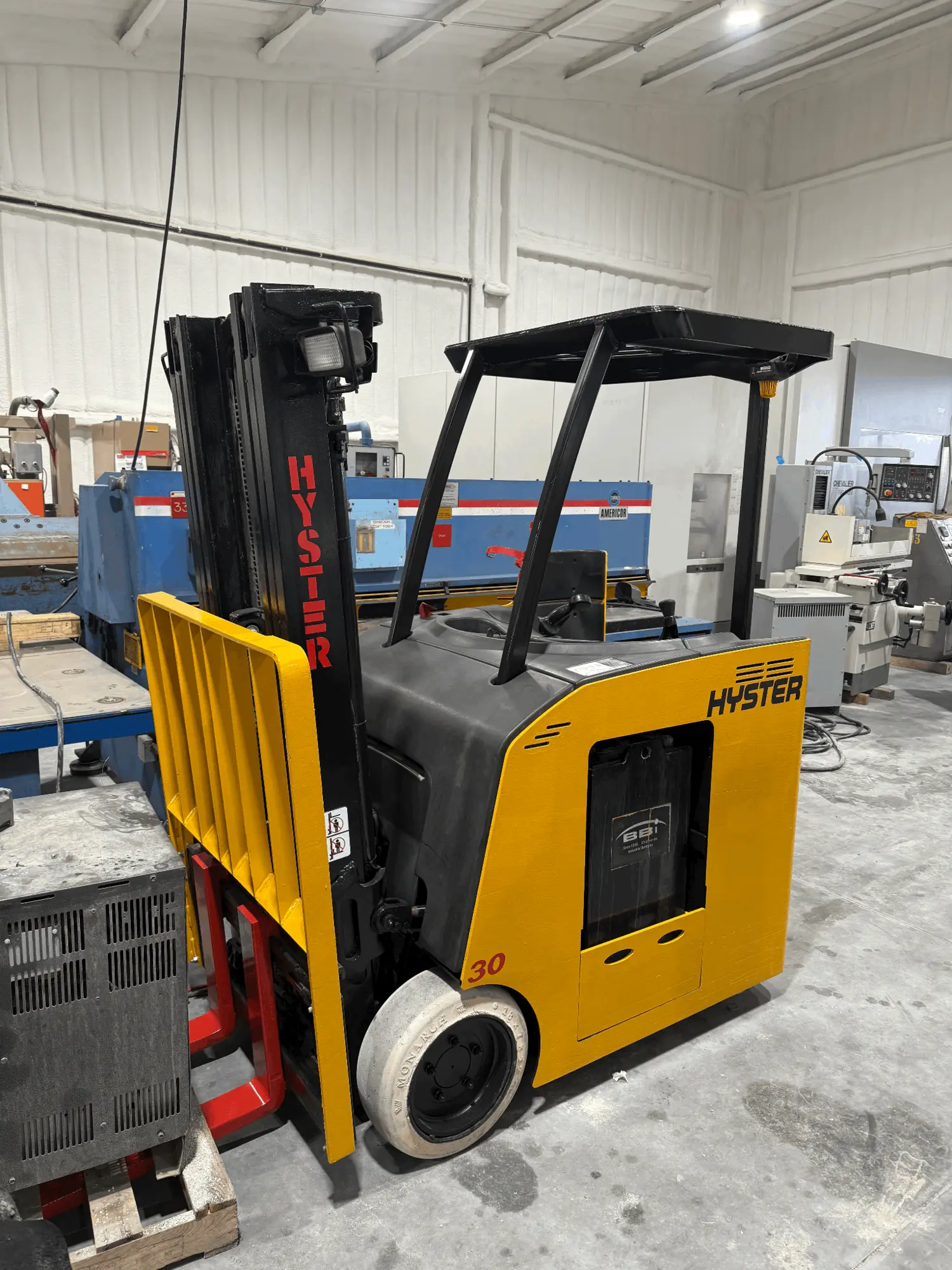 USED 2002 HYSTER E30HSD2