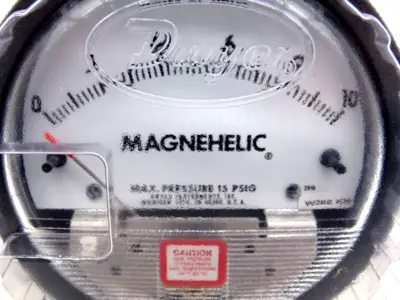 NEW DWYER 2010 PRESSURE GAUGE 0-10
