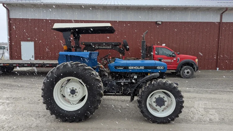 Used 1995 NEW HOLLAND 4630 Agricultural Tractors | Rosseel's Equipment Inc #720713