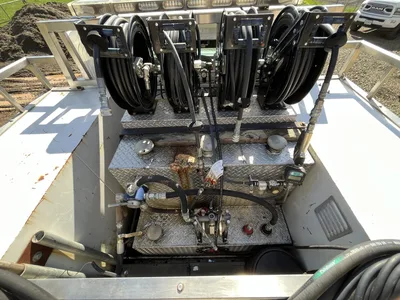 Used 2006 _UNKNOWN_ _UNKNOWN_ Fuel & Lube Trucks Oregon US | KNM Equipment Sales & Service #1363654