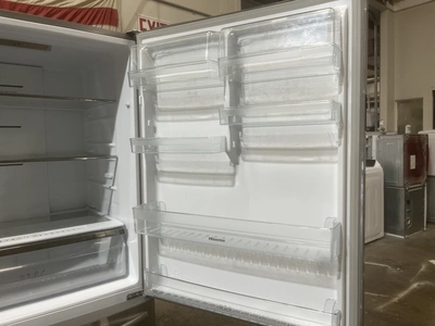 Used HISENSE FREEZER ON BOTTOM Refrigerators Michigan US | Miedema Asset Management Group #1413776