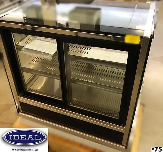 Vollrath Refrigerate display case 36" - brand new