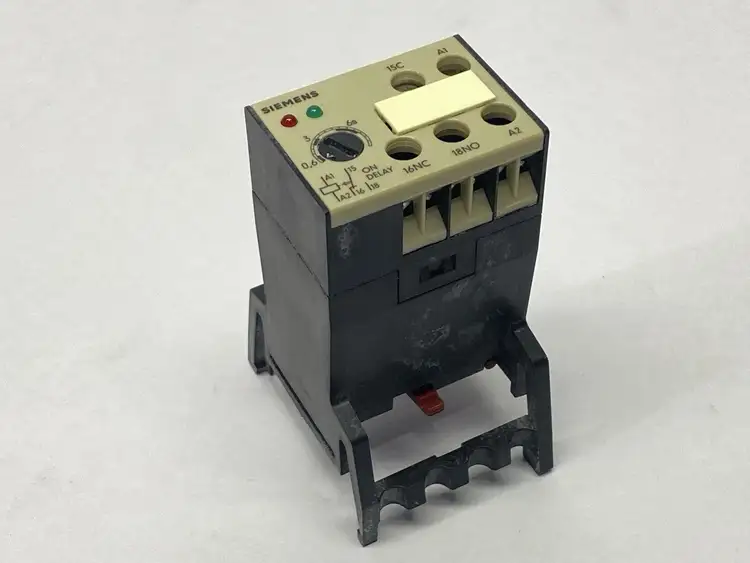 Used SIEMENS SIEMENS 7PX1040-1AJ20 Relays & Switches | Maverick Industrial Sales #1109661