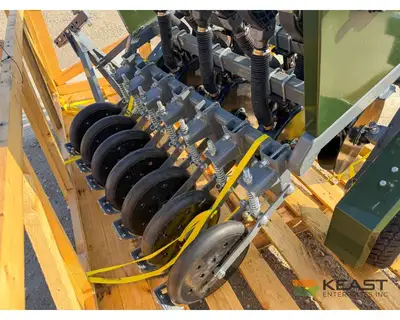 Used PH OUTDOORS _UNKNOWN_ Food Plot Seeders Iowa US | Keast Enterprises #1360392
