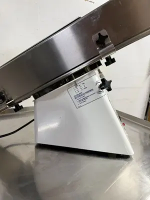 182-0199 2014 Oliver 702-N Bagel Slicer