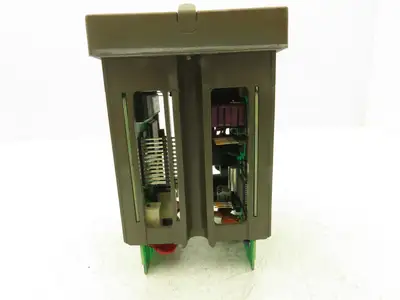 Honeywell UDC3300  Digital Temperature Controller DC330B-KE-000-20-000000-00-0