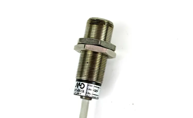 Used MICRO DETECTORS AK1-AN-1A Proximity Sensors Kentucky US | Industrial Parts R Us Inc. #357194