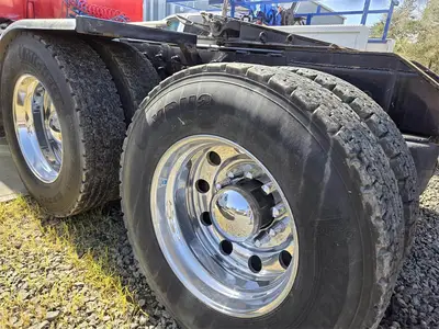 USED 2012 PETERBILT 388