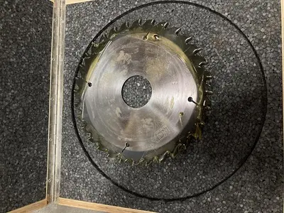 LOT OF NAP GLADU SAW BLADES
