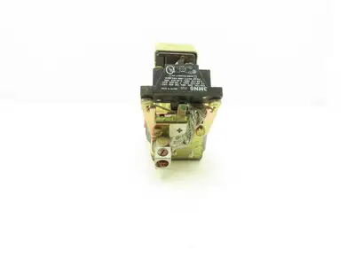 Siemens 14-193-764-586 Contactor 15HP 120VDC-220A/240VDC-210A Has Broken Base