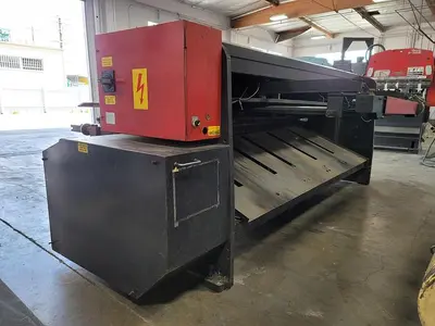 USED AMADA M-2560
