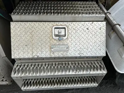 Used 2000 FREIGHTLINER CLASSIC FLD120 Conventional trucks Pennsylvania US | Proxy Equipment #1385355