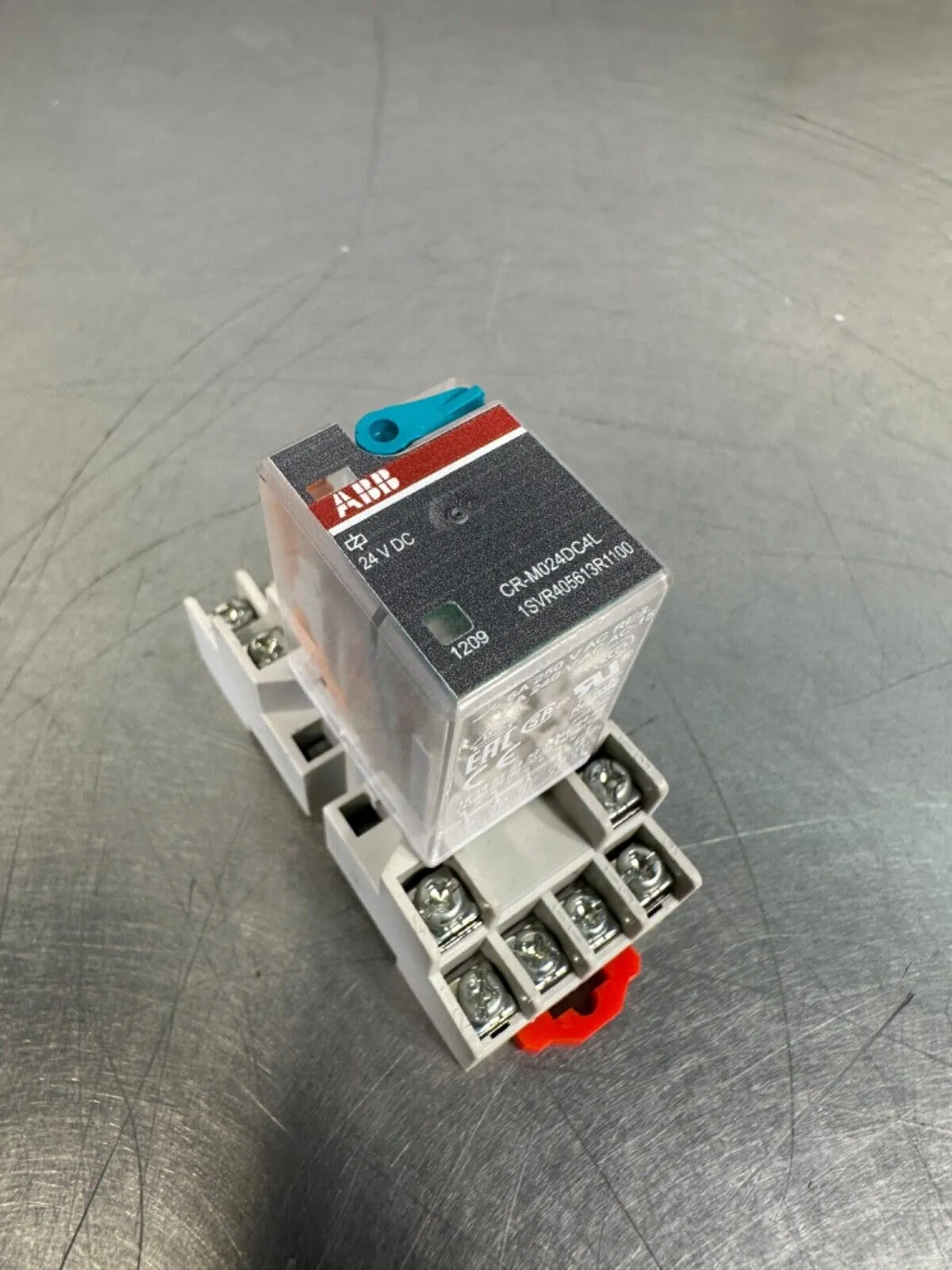 Abb Cr-m024dc4L 1svr405613r1100 Relay w/ Square D 8501nr45 B Base (4E-58)