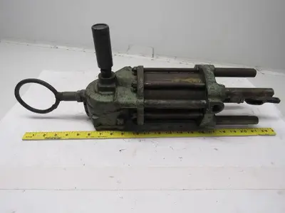 Lincoln Industrial D40234 Pneumatic Grease Oil Pump