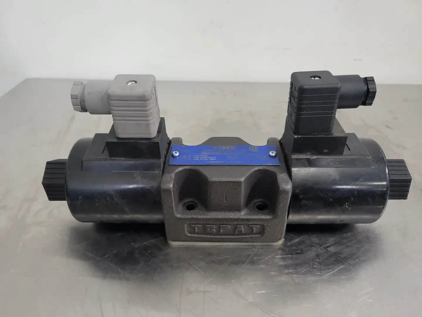 NEW YUKEN DSG-03-3C3-D24-N-50