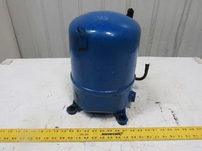 Man
Maneurop MTE36JG4D 460V 50/60Hz Refrigerated Reciprocating Compressor