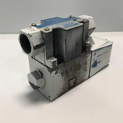 USED VICKERS DG4V328AMP7H750