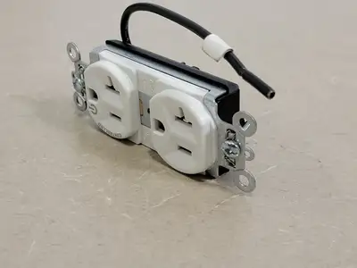 20A 125V Duplex Receptacle