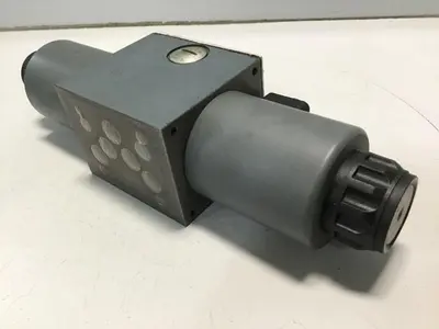 USED REXROTH 4WE10E30/CG24N9K4V