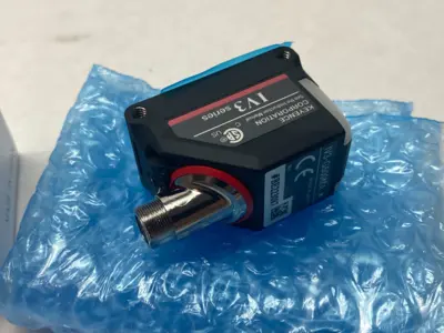 USED KEYENCE COMPACT SENSOR HEAD STANDARD MODEL MONOCHROME AF TYPE