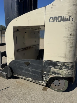 Used 2022 CROWN RD5725-32 REACH TRUCK Misc Forklifts Illinois US | Revelation Machinery #1540106