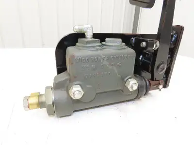 Landoll LSC30 Hydraulic Brake Pedal Master Cylinder Assembly Off LSC30 Forklift