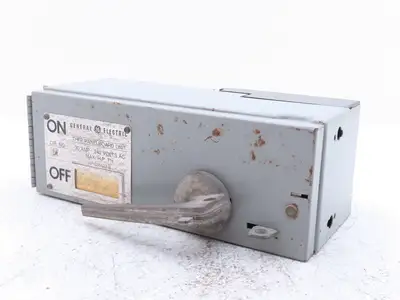 General Electric THFP321XL 3-Pole Fusible Disconnect Switch Panel Mount 30A 240V