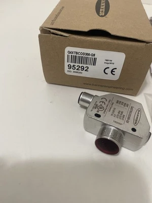 Neu BANNER ENGINEERING Q4XTBCOD300-Q8 Laser Sensor Q4X Serie Teil 95292